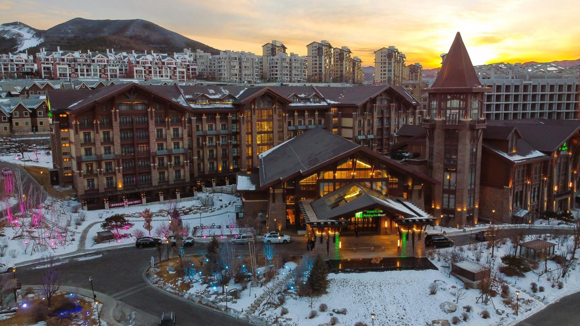 Holiday Inn Resort Zhangjiakou Chongli, An Ihg Hotel מראה חיצוני תמונה
